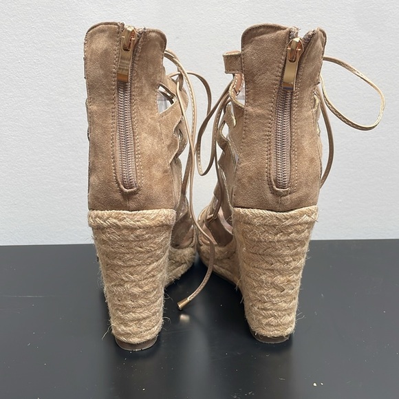 Steve Madden Theea Taupe Cream Tan Suede Lace-Up Wedge Sandals Heel Zipper 8 New - Picture 6 of 8